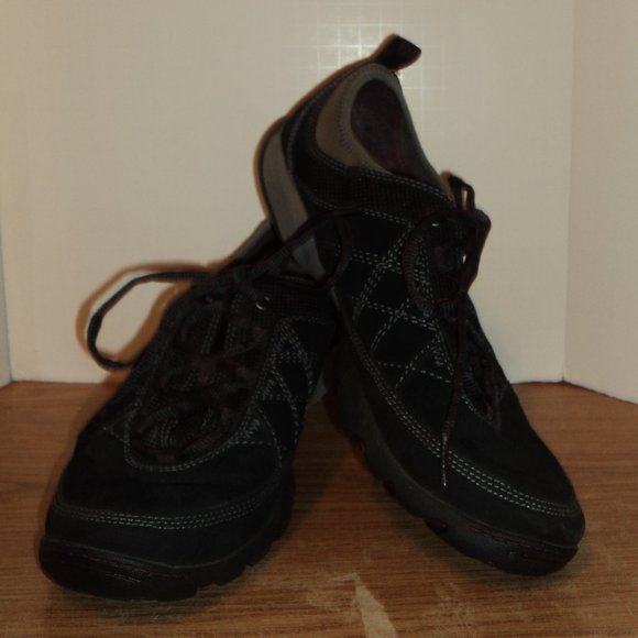 Merrell Move Women's Size 11 Shoes Sneakers Black Suede Lace Up - Picture 2 of 13